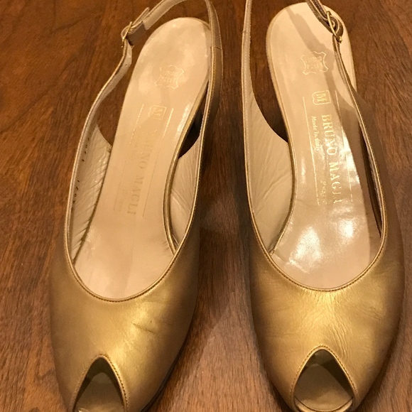 Gold Open-Toe Slingback Medium Heel - Picture 2 of 5